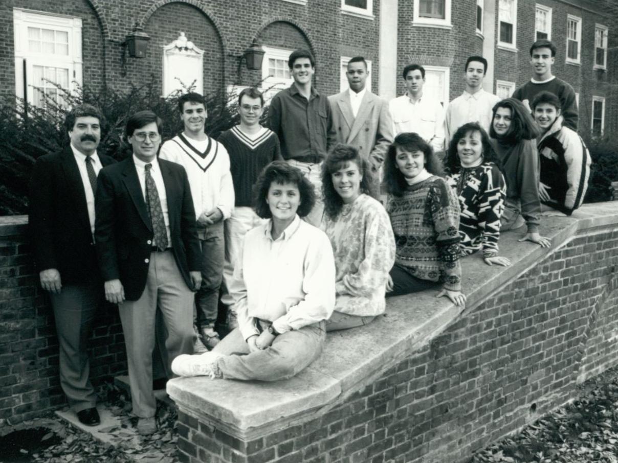 kic-jpeg-2_page_3_0 DUS staff and students pose for a photo in 1990